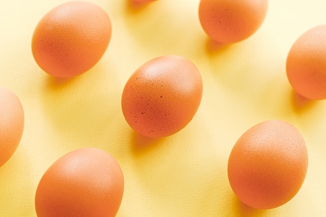 Jajka faszerowane suszonymi pomidorami - jak je zrobić